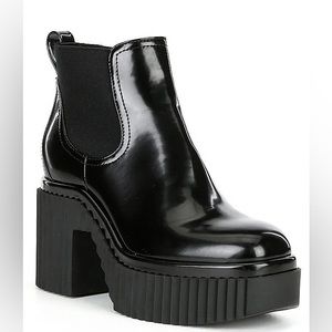 Black Gianni Bini booties in size 6.5